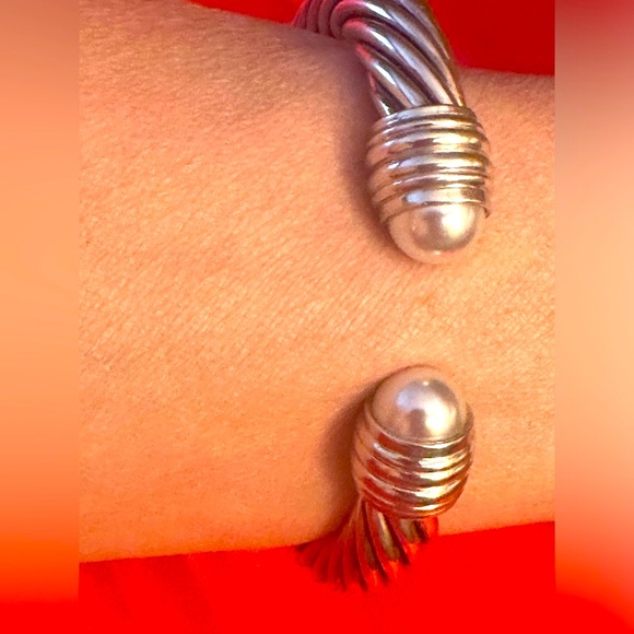 WOW POSHMARK - Authentic David Yurman Sterling Silver Bold Pearl Bangle Bracelet - Picture 10 of 15